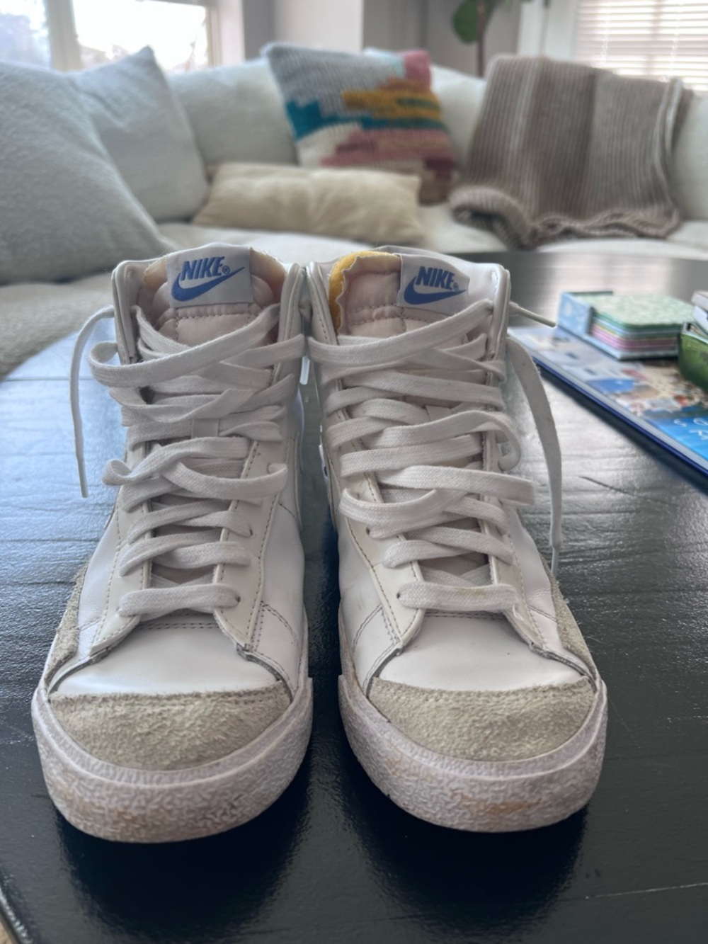 Nike Blazer Mid '77 SE Women's White Metallic Silver Sneaker - Picture 3 of 8